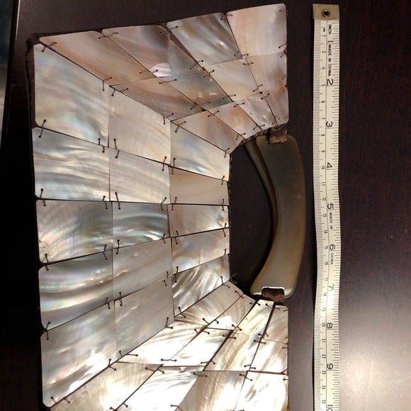 COPY - Unique Mother of Pearl like- Sea Shell bag - Picture 6 of 8